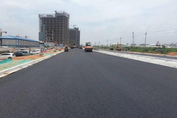 影响道路沥青低温开裂的因素有哪些？