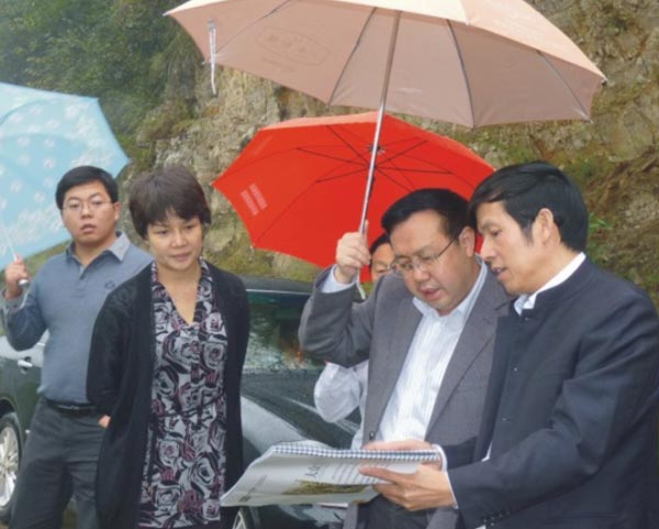 2012年宜昌市副市长王国斌视察正德公司项目